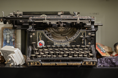 My Dog Sigh's home - Underwood typewriter