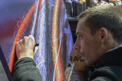 Astro finishing a new piece