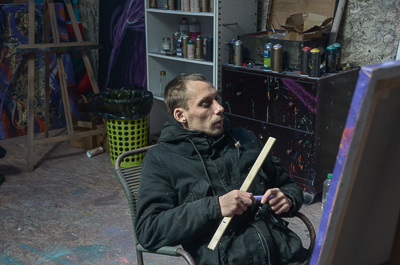 Astro in his studio - Concentration