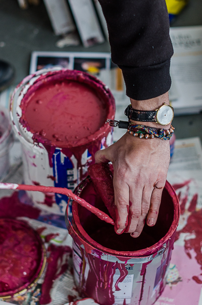 Borondo mixing and preparing a colour