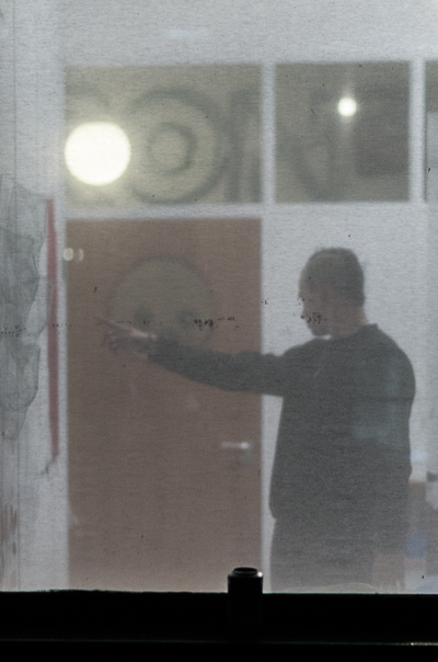 Borondo at work in his studio - view from outside