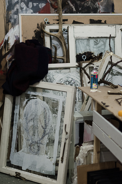 Inside Borondo's studio - Piles