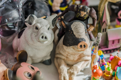 Inside Ron English's studio - Pigs