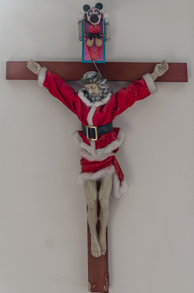 Santa Crucifiction